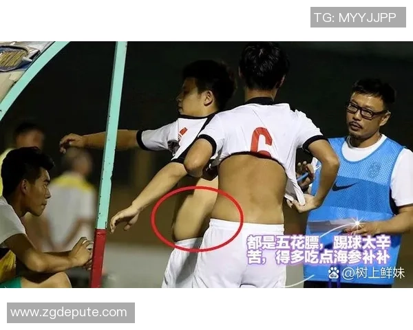绰号中国男孩的足球明星如何在国际赛场上展现自我与风采