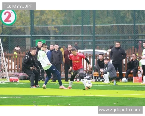 足球明星齐聚邢台激情对决精彩瞬间视频回顾让你感受足球魅力与热情 足球明星齐聚邢台激情对决精彩瞬间视频回顾让你感受足球魅力与热情